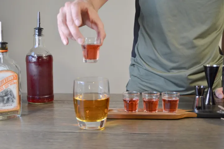 How to make a Vegas bomb cocktail