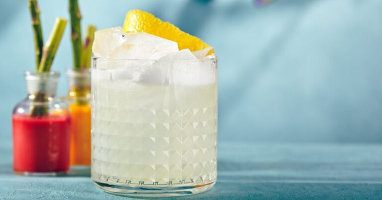 Vodka sour cocktail
