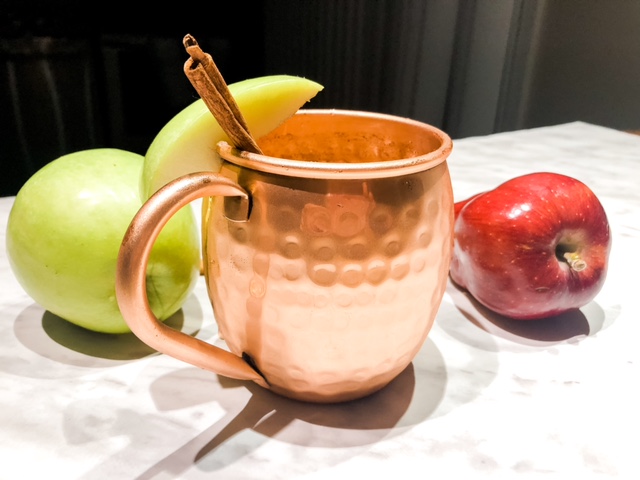 apple cider cocktail