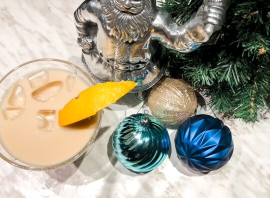 white Russian cocktail with gin