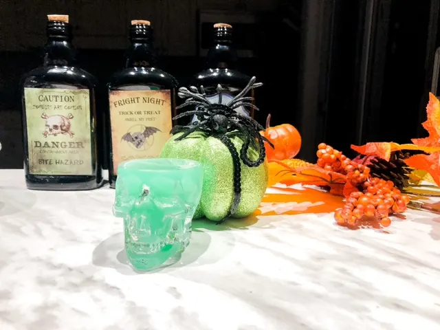 green Halloween cocktails