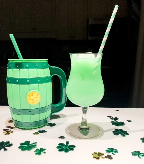 how to make a cocktail for St Patrick's day