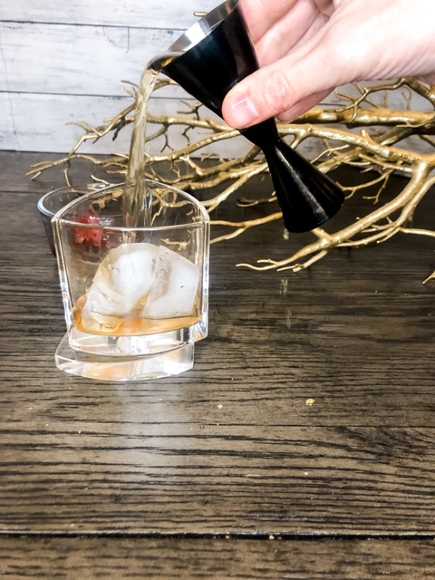 how to make a smoked old fashioned