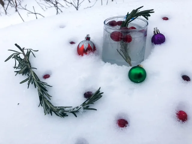 Time to celebrate with this mistletoe cocktail