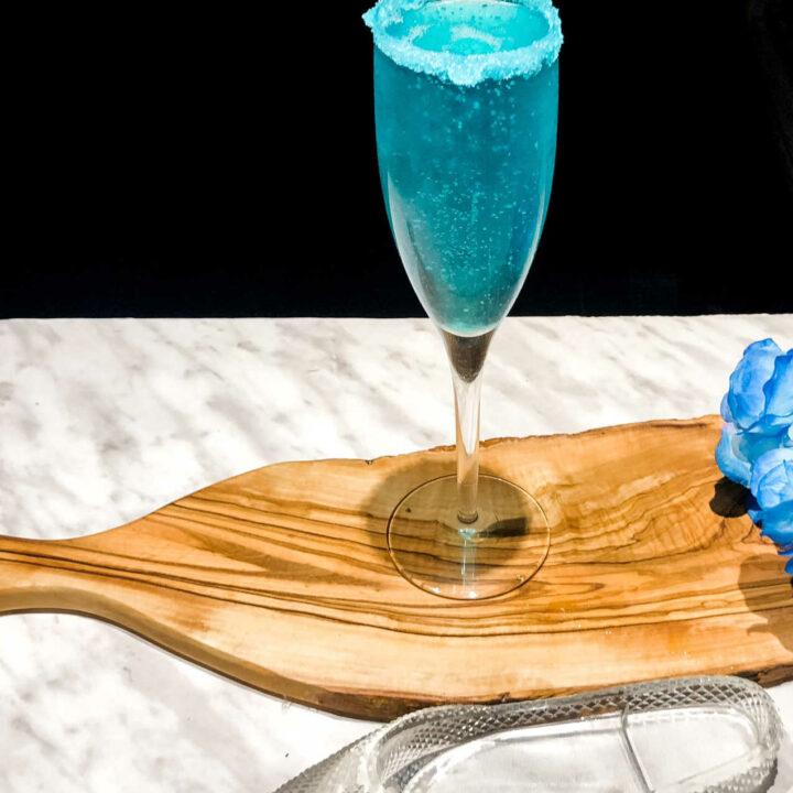 Dirty Cinderella Cocktail: Sparkling Blue Fizz