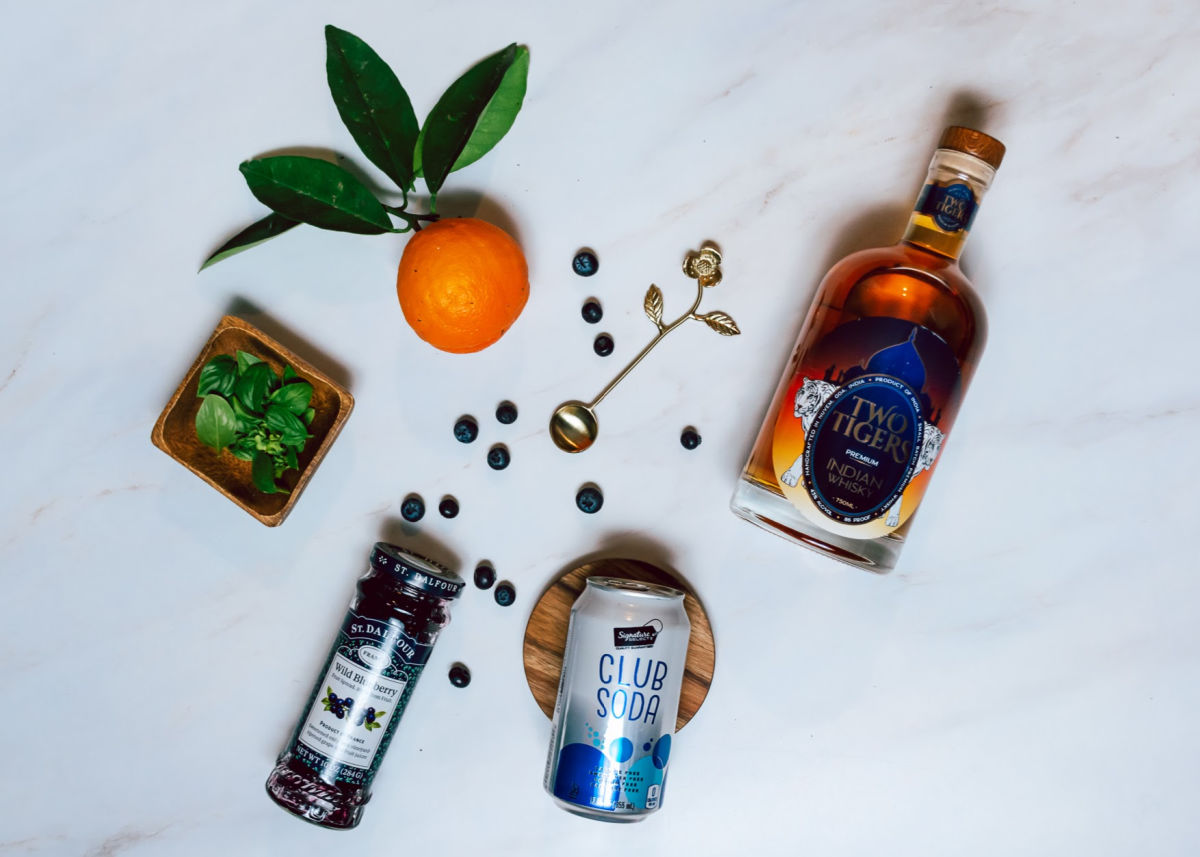 what is in a whiskey smash cocktail