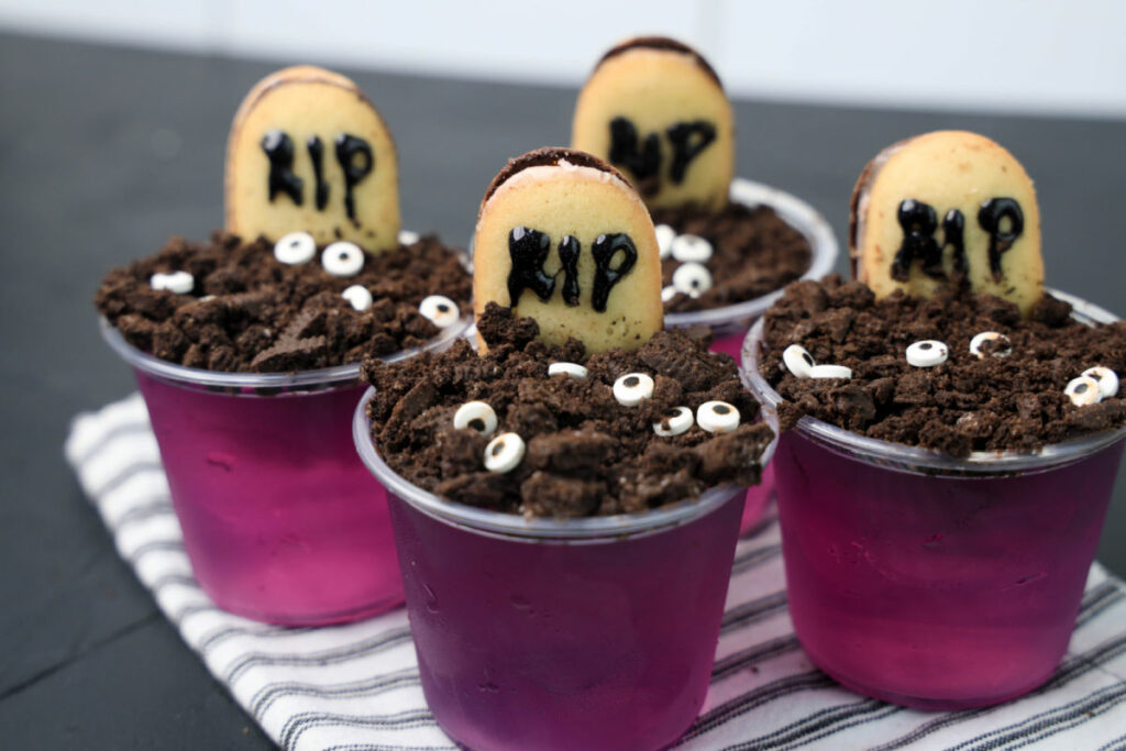 Halloween jello shots with rum