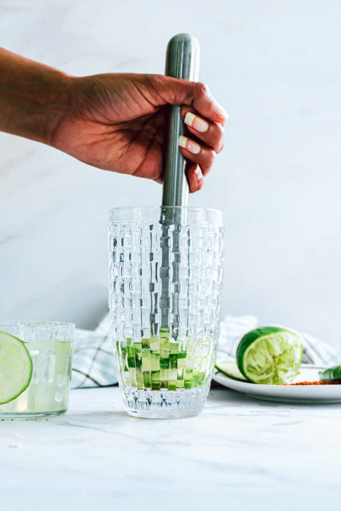 how to make a spicy cucumber margarita