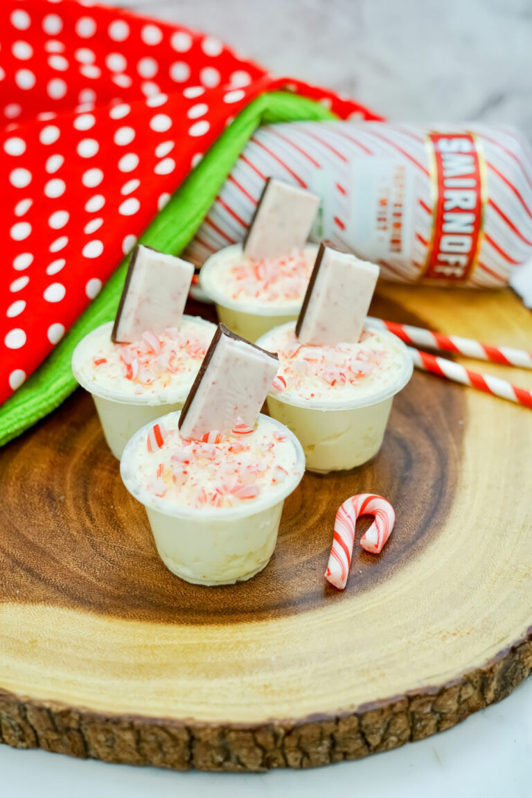 Peppermint bark pudding shots