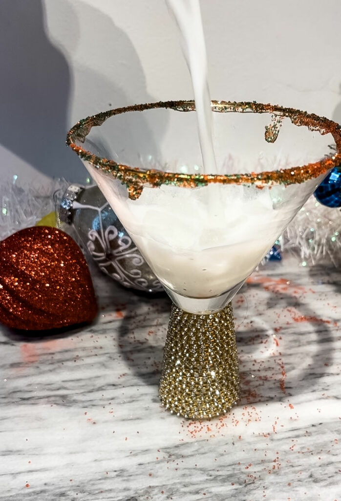 how to make a White Christmas Martini 