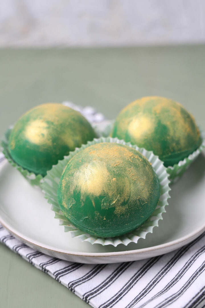 Baileys Hot Chocolate Bombs For St Patrick's Day