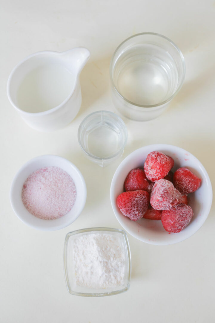 Strawberry Cheesecake Pudding Shots