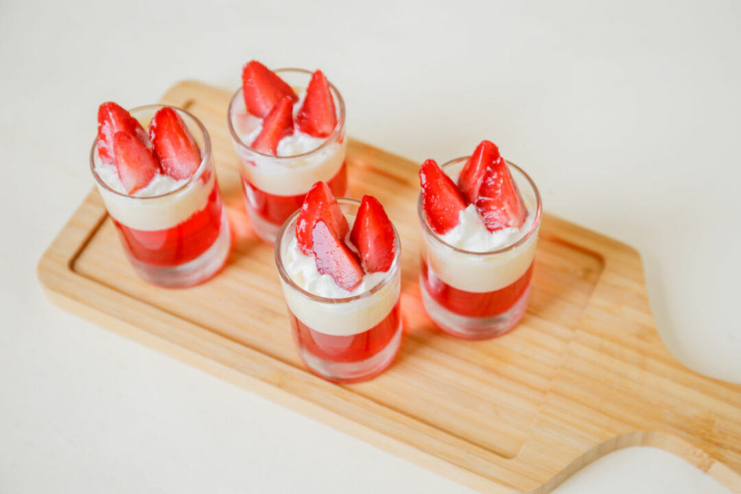 Strawberry Cheesecake Pudding Shots