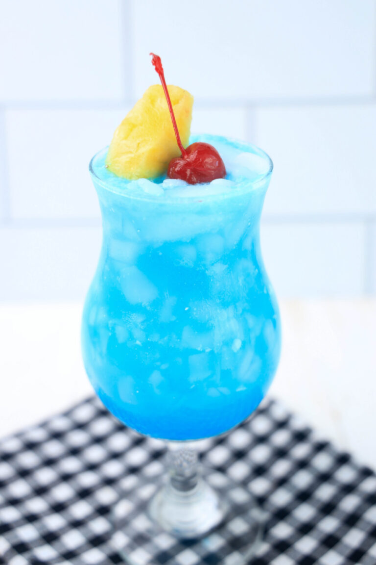Blue Hawaiian cocktail