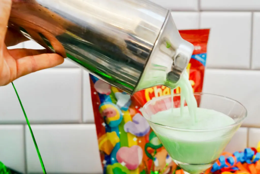 How to make a Lucky charms martini